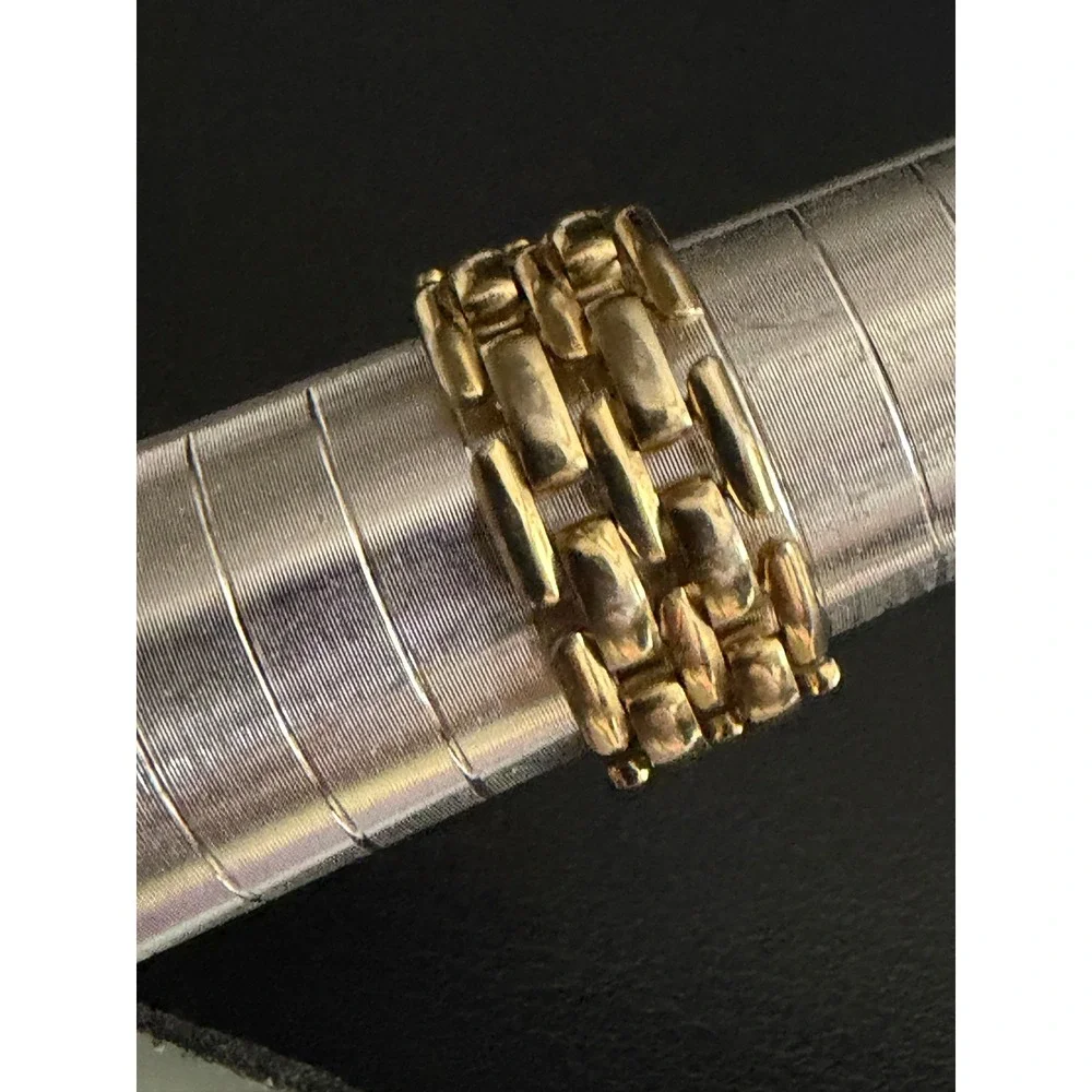 Vintage Ring Gold Tone Blue Flexible Link